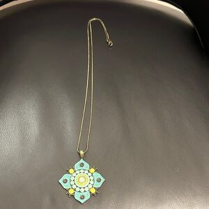 Elegant Gold and Turquoise Pendant Necklace